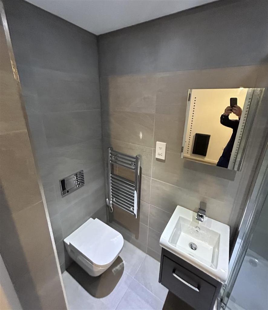 En suite 2.JPG