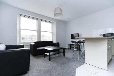 4 bedroom apartment to rent, Portland Terrace, Newcastle Upon Tyne NE2