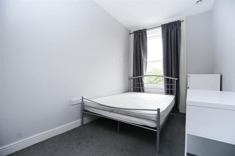 4 bedroom apartment to rent, Portland Terrace, Newcastle Upon Tyne NE2