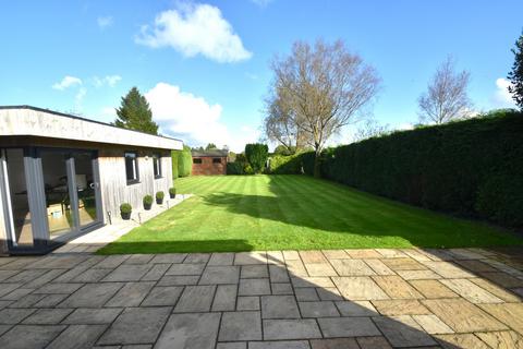 5 bedroom bungalow to rent, Glebelands, Puddington, Tiverton, Devon, EX16