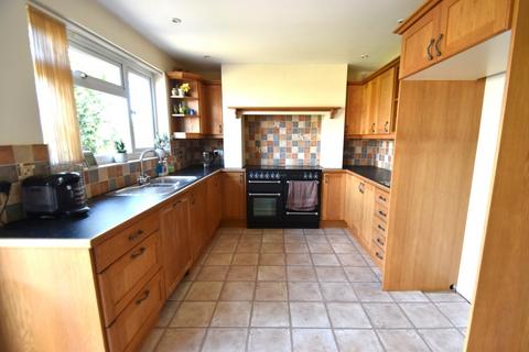 5 bedroom bungalow to rent, Glebelands, Puddington, Tiverton, Devon, EX16