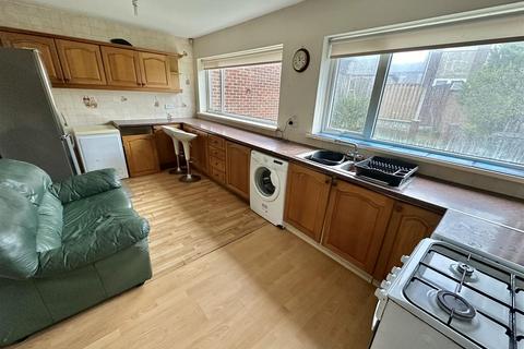 3 bedroom semi-detached house for sale, Jenson Avenue, Dewsbury