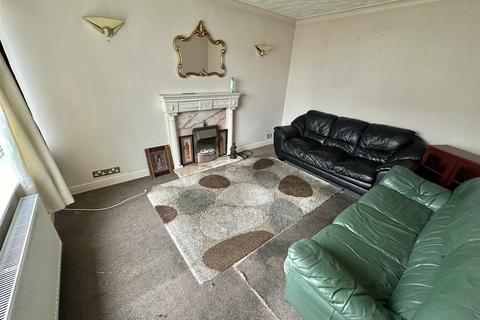 3 bedroom semi-detached house for sale, Jenson Avenue, Dewsbury