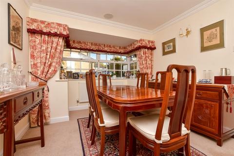 37 Abinger Drive, Redhill, RH1 6SZ