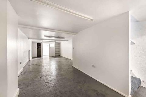 Property to rent, Bank Buildings, London NW10