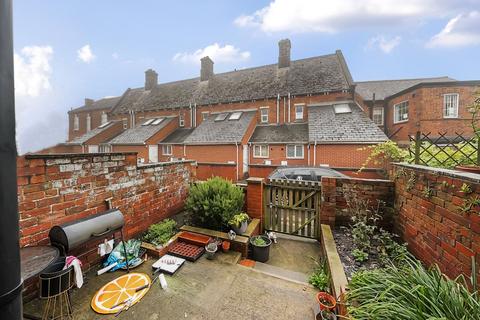 4 bedroom terraced house for sale, Athlone Terrace, Armley, Leeds, LS12