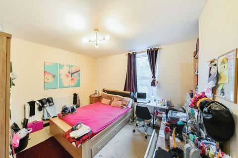 4 bedroom terraced house for sale, Athlone Terrace, Armley, Leeds, LS12