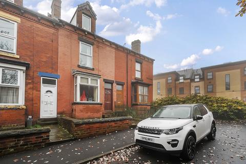 15 Athlone Terrace, Leeds, LS12 1UA