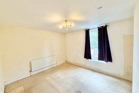 15 Athlone Terrace, Leeds, LS12 1UA