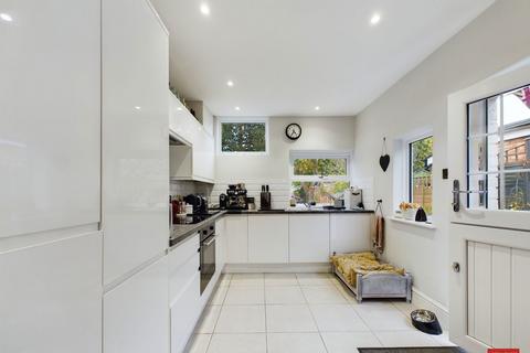 6 Malvern Road, Gloucester, GL1 3JT