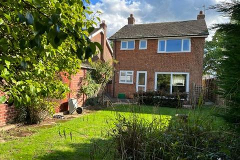 3 bedroom detached house to rent, Four Elms Road, Edenbridge