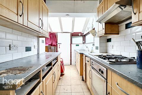 3 bedroom end of terrace house for sale, Station Road, Hayes