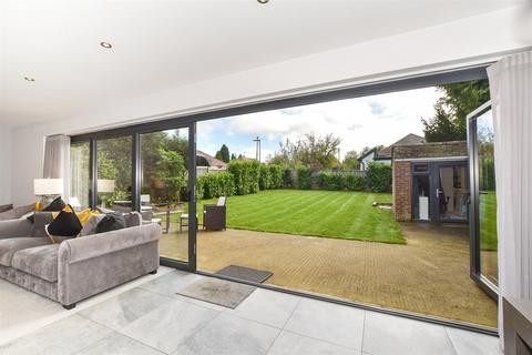 47 Rook Lane, Chaldon, Caterham, CR3 5AQ