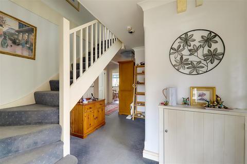 34 Wadhurst Drive, Goring By Sea, Worthing, BN12 4XA