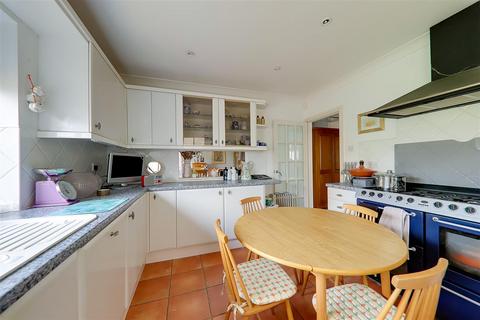 34 Wadhurst Drive, Goring By Sea, Worthing, BN12 4XA