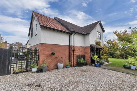 4 bedroom house for sale, Monkmoor Road, Oswestry