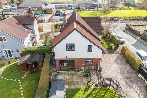 4 bedroom detached house for sale, Monkmoor Road, Oswestry