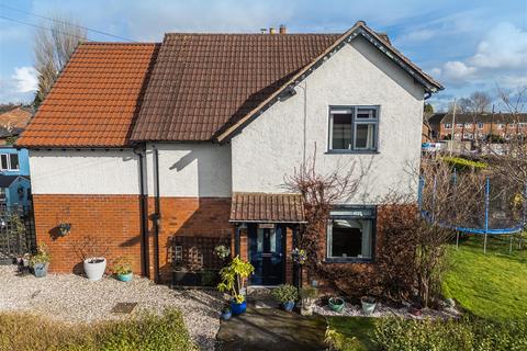 4 bedroom detached house for sale, Monkmoor Road, Oswestry, SY11.