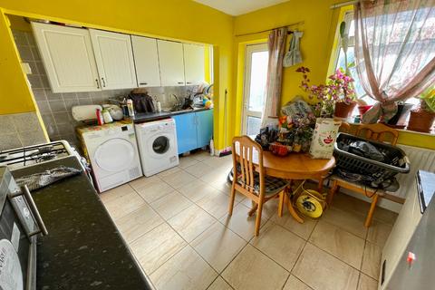 73 Connaught Road, Luton, LU4 8ER