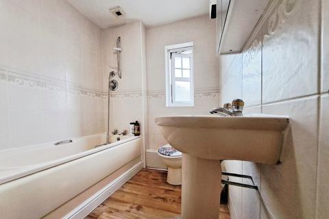 36 Printers Close, Manchester, M19 1TL