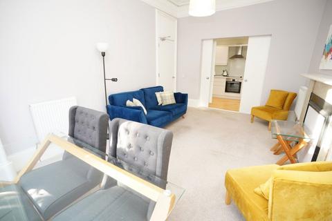 3 bedroom flat to rent, MD Montgomery Street, Edinburgh