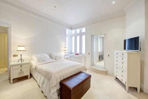 3 bedroom flat for sale, Lennox Gardens, London SW1X