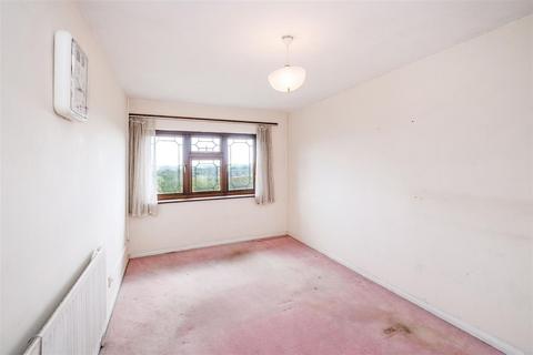 15 Wroths Path, Loughton, IG10 1SH