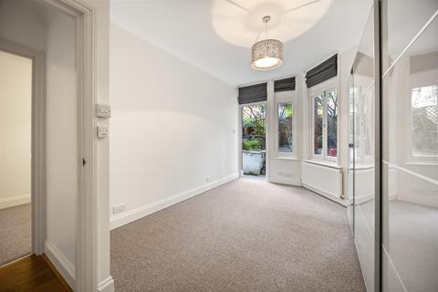 2 bedroom flat to rent, Greencroft Gardens, South Hampstead NW6