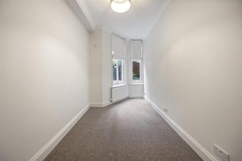 2 bedroom flat to rent, Greencroft Gardens, South Hampstead NW6