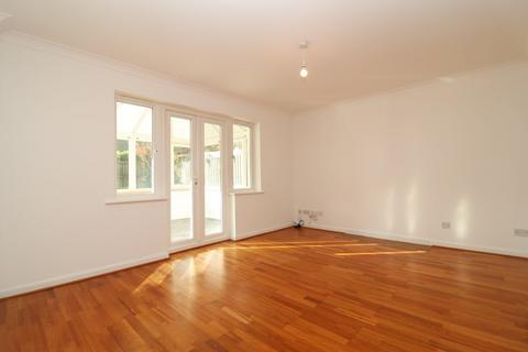 4 bedroom detached house to rent, Kelvin Crescent, East Kilbride, Glasgow, G75