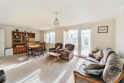 3 bedroom detached house for sale, Carterton,  Oxfordshire,  OX18