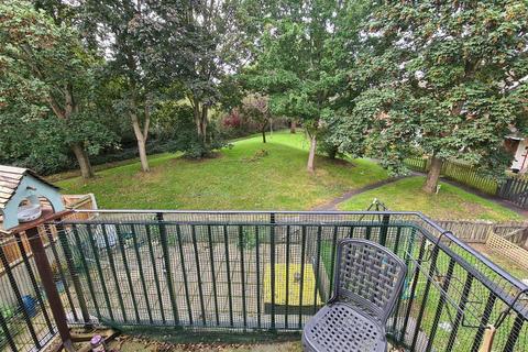 1 bedroom flat for sale, Overton Close, Aldershot