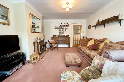 4 bedroom detached bungalow for sale, Ratten Row, Seamer, Scarborough