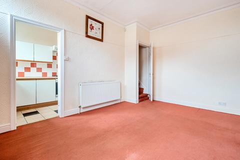 2 bedroom end of terrace house for sale, Rosecliffe Mount, Leeds, West Yorkshire, UK, LS13