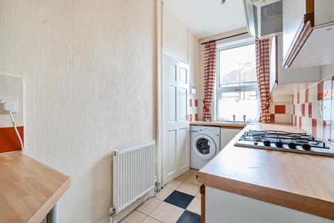 2 bedroom end of terrace house for sale, Rosecliffe Mount, Leeds, West Yorkshire, UK, LS13