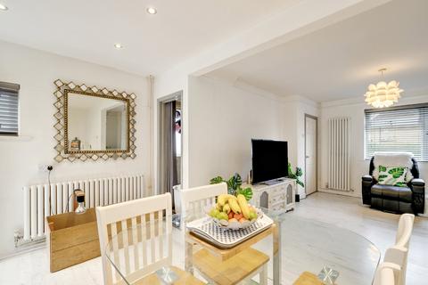 18 Bridge Road, Woolmer Green, Knebworth, SG3 6JL