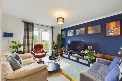 Flat, 46 Ingles Drive, Worcester, WR2 5HR