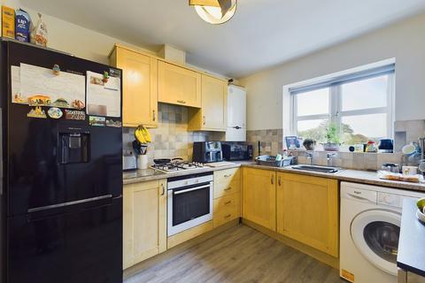 Flat, 46 Ingles Drive, Worcester, WR2 5HR