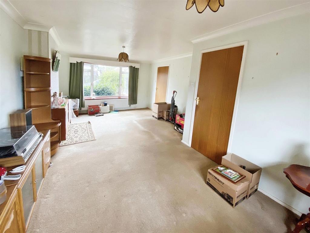 St. Johns Crescent, Craven Arms 3 bed semidetached house for sale £