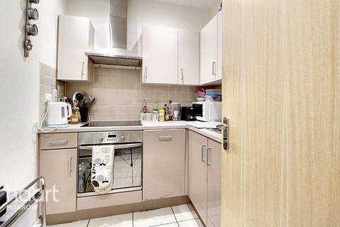 2 bedroom flat for sale, Kenton Road