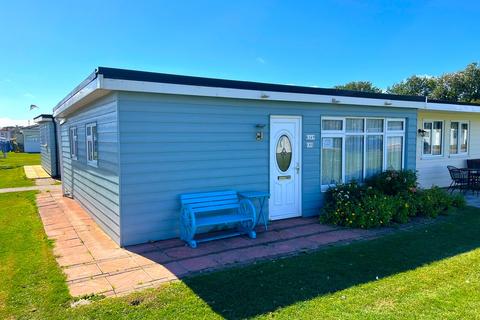 2 bedroom chalet for sale, New Lydd Road, Camber TN31