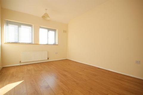 3 bedroom terraced house to rent, Coram Green, Hutton