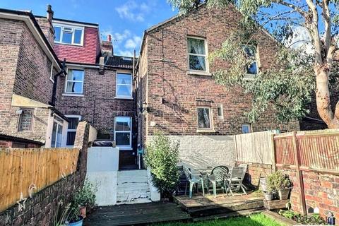 3 bedroom terraced house for sale, Green Street, Eastbourne BN21
