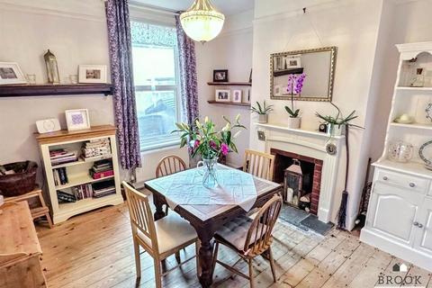 3 bedroom terraced house for sale, Green Street, Eastbourne BN21