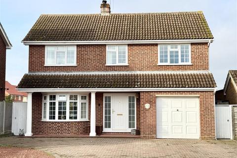 4 bedroom detached house for sale, Ashes Close, Walton On The Naze CO14