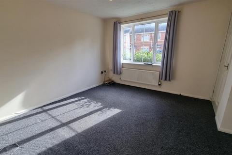 3 bedroom semi-detached house to rent, Rodyard Way, Coventry, CV1 2UD