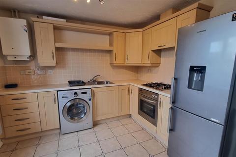 3 bedroom semi-detached house to rent, Rodyard Way, Coventry, CV1 2UD