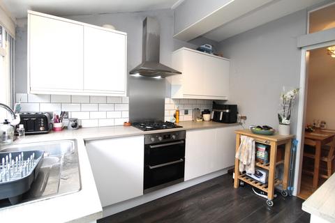 3 bedroom end of terrace house for sale, Bruce Avenue, Hornchurch RM12 4HY