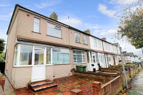 3 bedroom end of terrace house for sale, Bruce Avenue, Hornchurch RM12 4HY