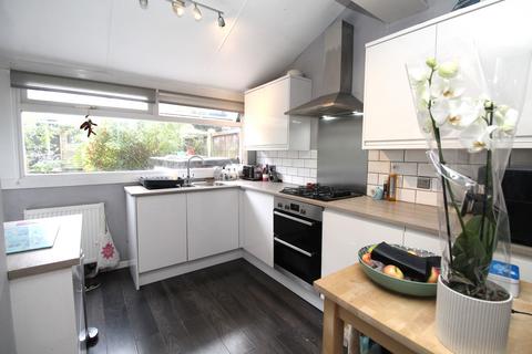 3 bedroom end of terrace house for sale, Bruce Avenue, Hornchurch RM12 4HY